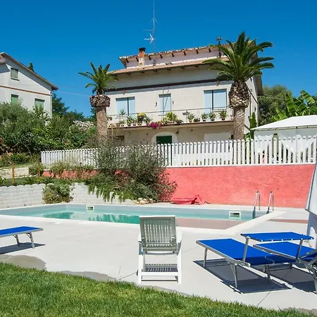 Farm stay Cluana Azienda Agrituristica